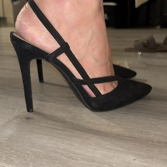 Black heels - Picture 8 of 8